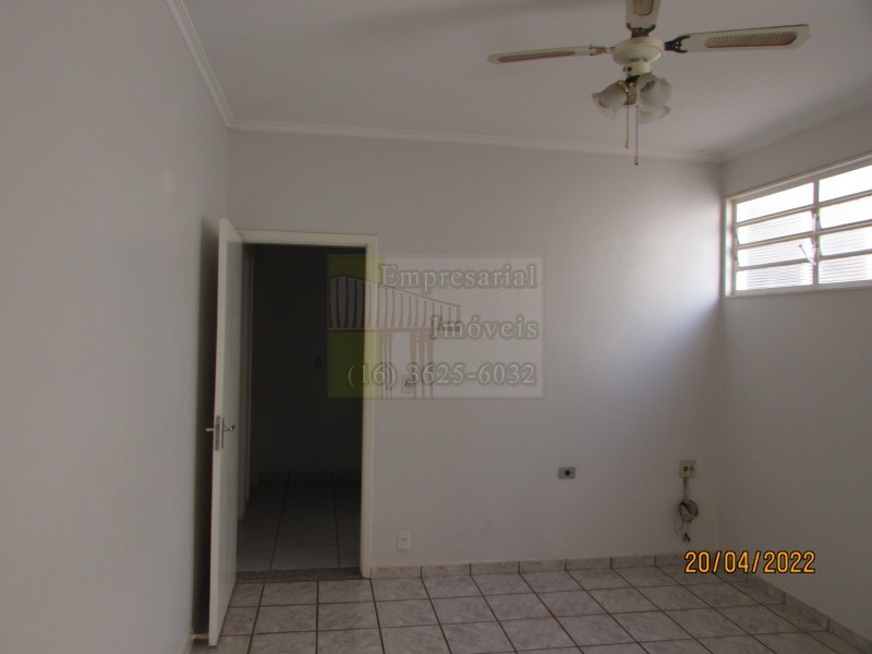 Casa para alugar com 3 quartos, 130m² - Foto 11