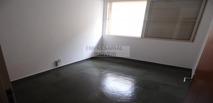 Casa Comercial à venda com 3 quartos, 110m² - Foto 1