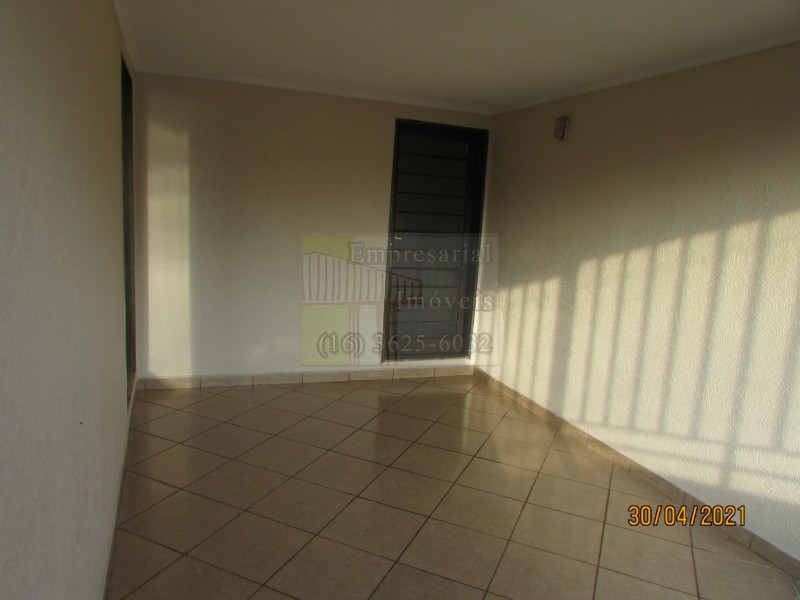 Casa à venda com 3 quartos, 100m² - Foto 2