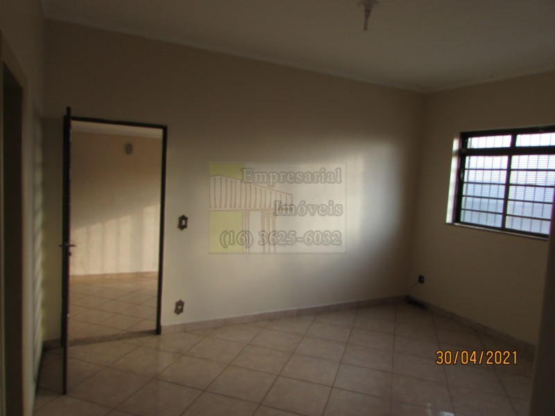 Casa à venda com 3 quartos, 100m² - Foto 4