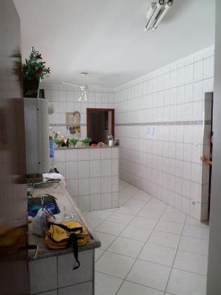 Casa à venda com 3 quartos, 540m² - Foto 2