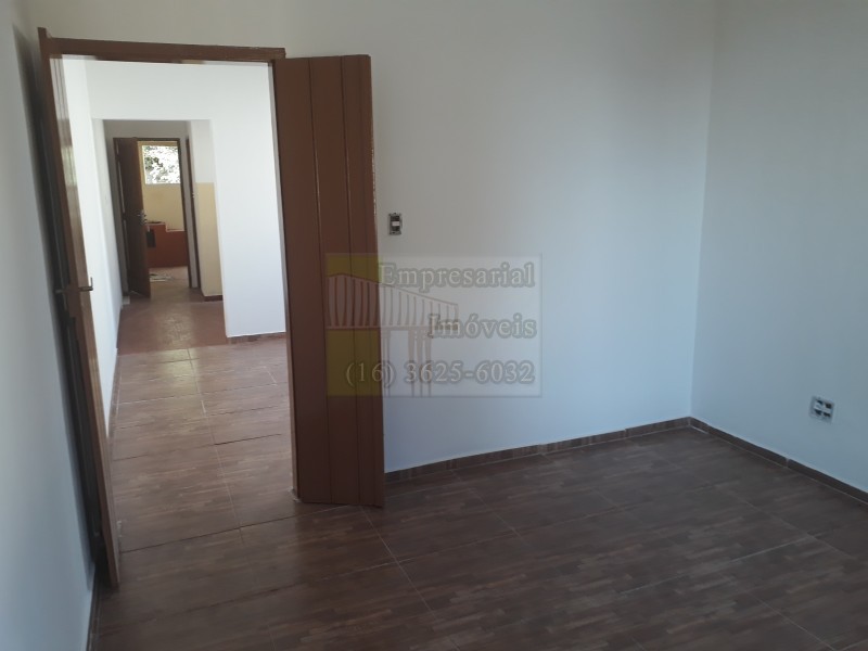 Casa à venda com 1 quarto, 55m² - Foto 2