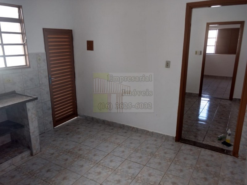 Casa para alugar com 1 quarto, 60m² - Foto 9