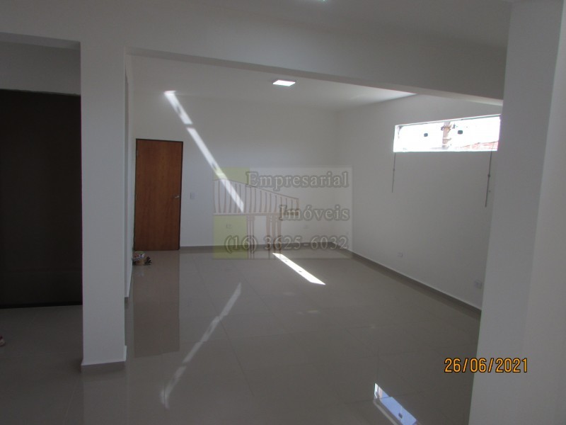 Prédio Inteiro para alugar, 120m² - Foto 2