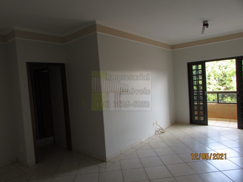 Apartamento à venda com 3 quartos, 100m² - Foto 2