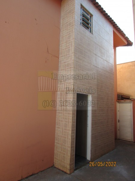 Casa à venda com 2 quartos, 80m² - Foto 1