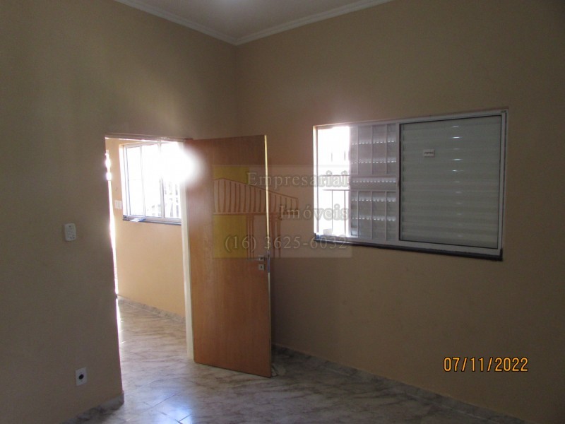 Casa à venda com 3 quartos, 115m² - Foto 1