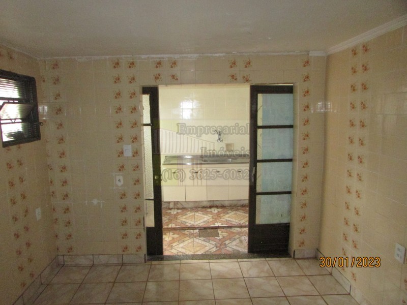 Casa à venda e aluguel com 3 quartos, 100m² - Foto 28