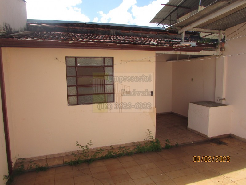 Casa para alugar com 2 quartos, 60m² - Foto 16