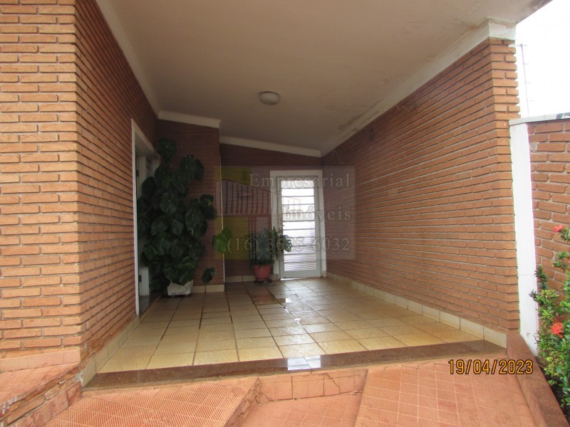 Casa para alugar com 3 quartos, 190m² - Foto 2