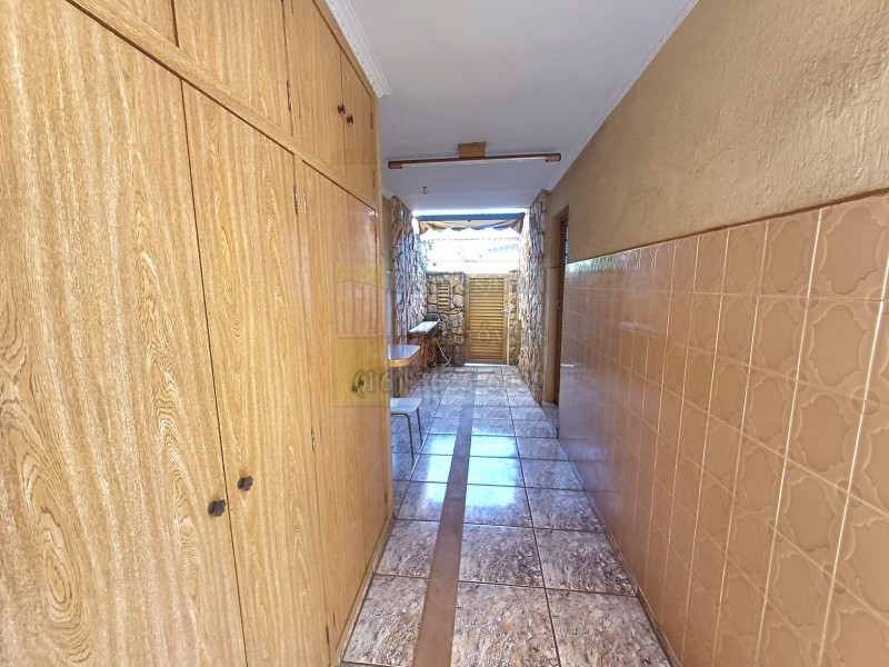 Casa à venda com 2 quartos, 120m² - Foto 2