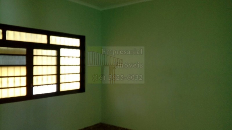 Casa à venda com 2 quartos, 90m² - Foto 2