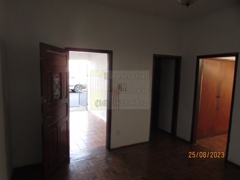 Casa à venda com 2 quartos, 80m² - Foto 1