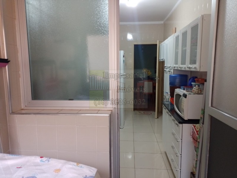 Apartamento à venda com 2 quartos, 70m² - Foto 3