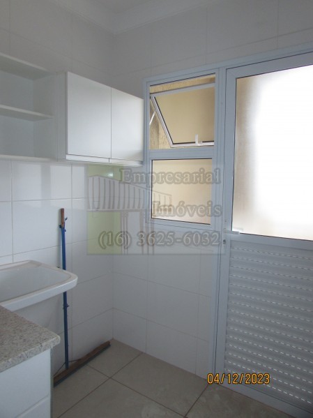 Apartamento à venda com 3 quartos, 95m² - Foto 2