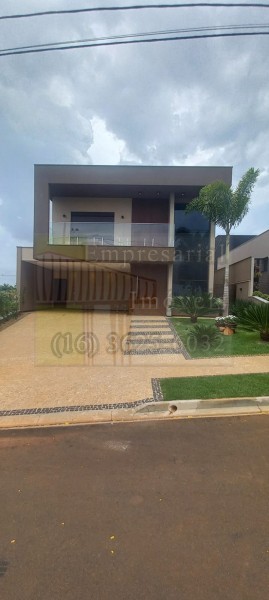 Sobrado à venda com 3 quartos, 305m² - Foto 1