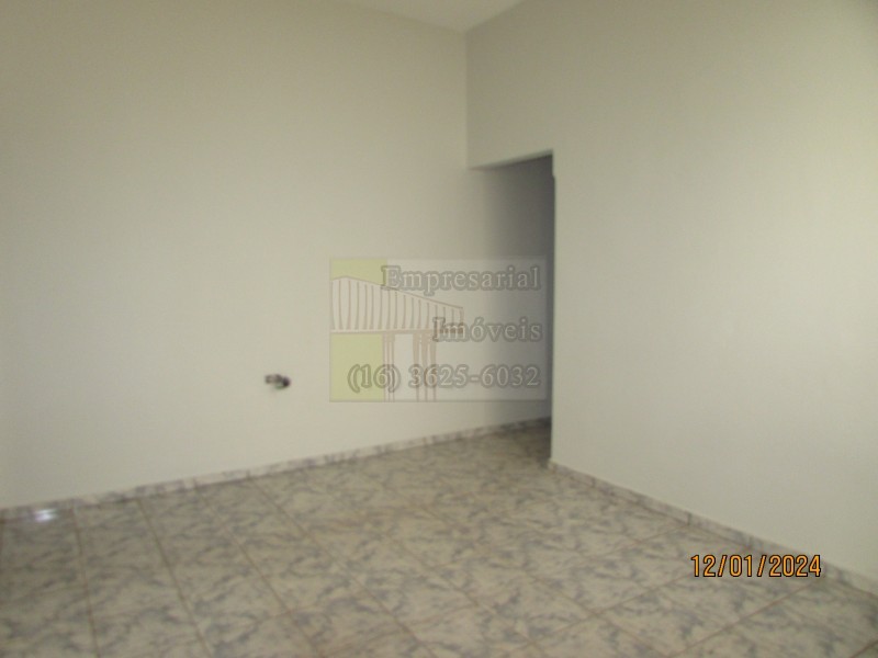 Casa para alugar com 2 quartos, 80m² - Foto 2