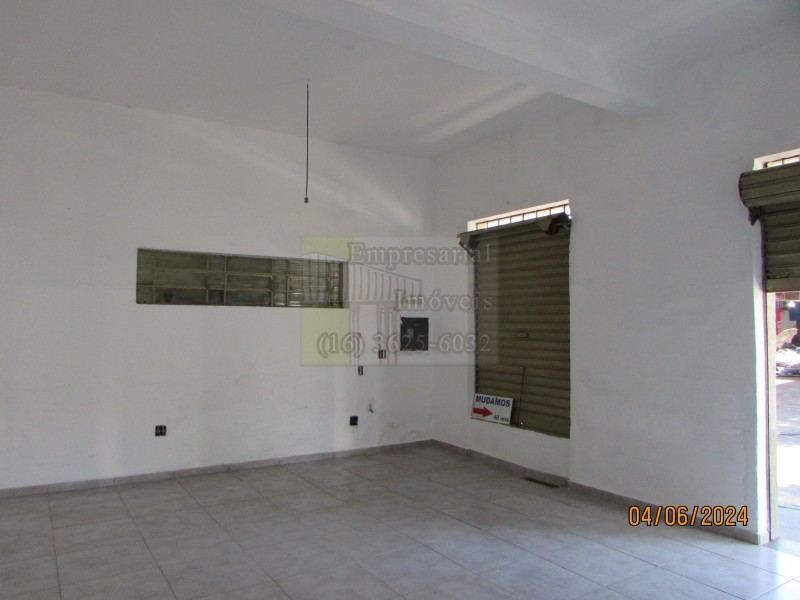 Prédio Inteiro para alugar, 70m² - Foto 1