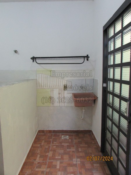 Casa para alugar com 1 quarto, 28m² - Foto 2