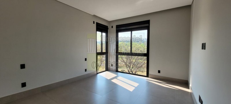 Casa à venda com 3 quartos, 318m² - Foto 11