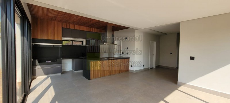 Casa à venda com 3 quartos, 318m² - Foto 13