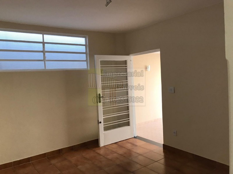 Casa à venda com 3 quartos, 200m² - Foto 9