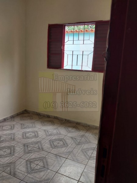 Casa à venda com 3 quartos, 100m² - Foto 4