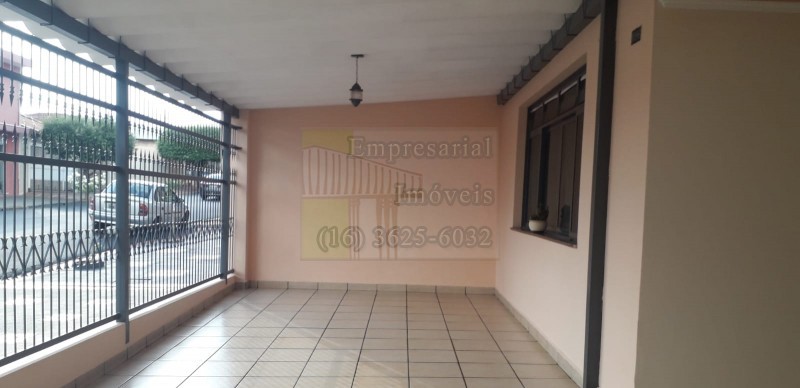 Casa para alugar com 3 quartos, 120m² - Foto 2