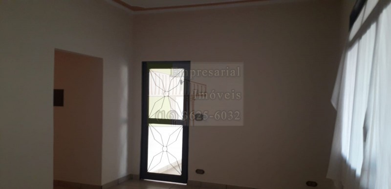 Casa para alugar com 3 quartos, 120m² - Foto 12