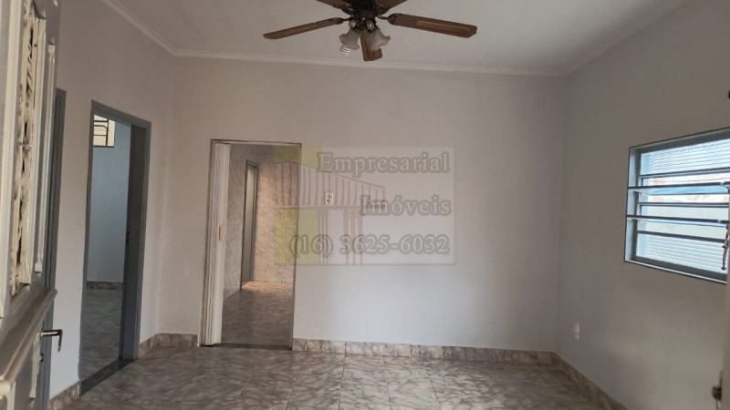 Casa para alugar com 3 quartos, 100m² - Foto 1