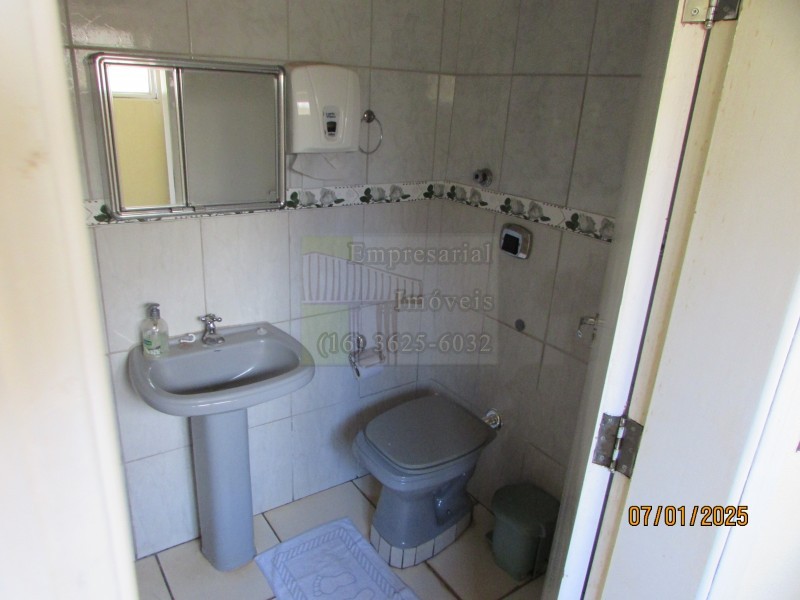 Casa à venda e aluguel com 2 quartos, 90m² - Foto 15