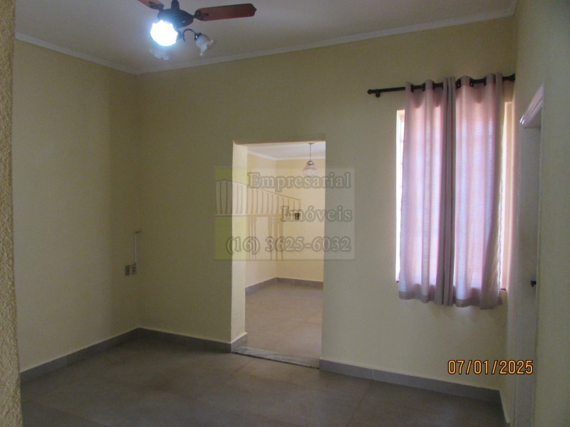 Casa à venda e aluguel com 2 quartos, 90m² - Foto 3