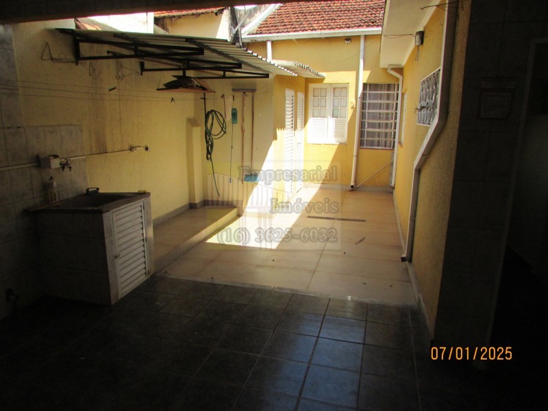 Casa à venda e aluguel com 2 quartos, 90m² - Foto 18