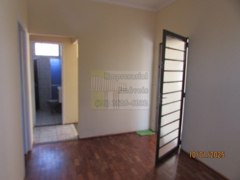 Casa para alugar com 2 quartos, 60m² - Foto 1