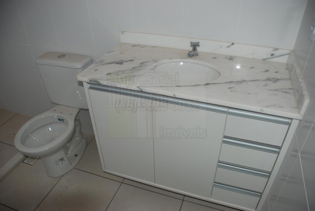 Apartamento à venda com 2 quartos, 72m² - Foto 2